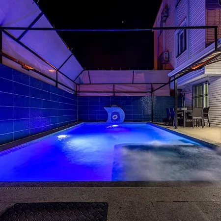 Villa Close To The Land Of Legends Private Pool , Pawel *